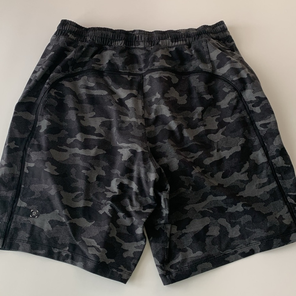 Lululemon Pace Breaker Camo Shorts - Picture 2 of 8
